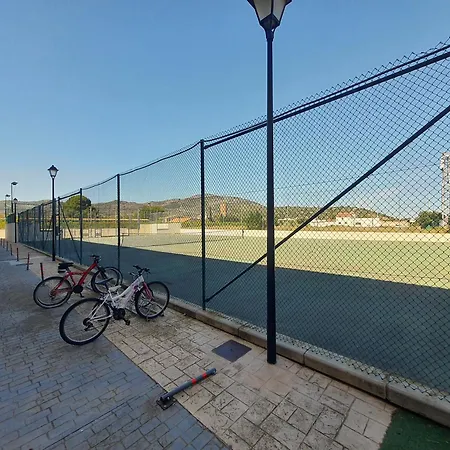 En La Playa De Les Cases De Apartament